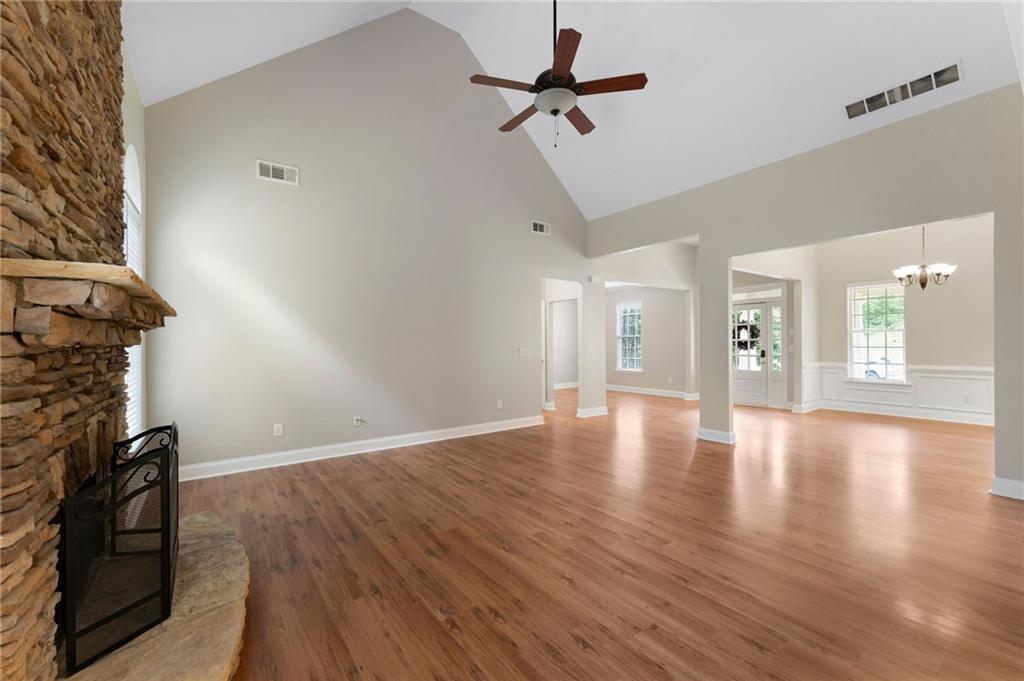 12 Isabella Court NE