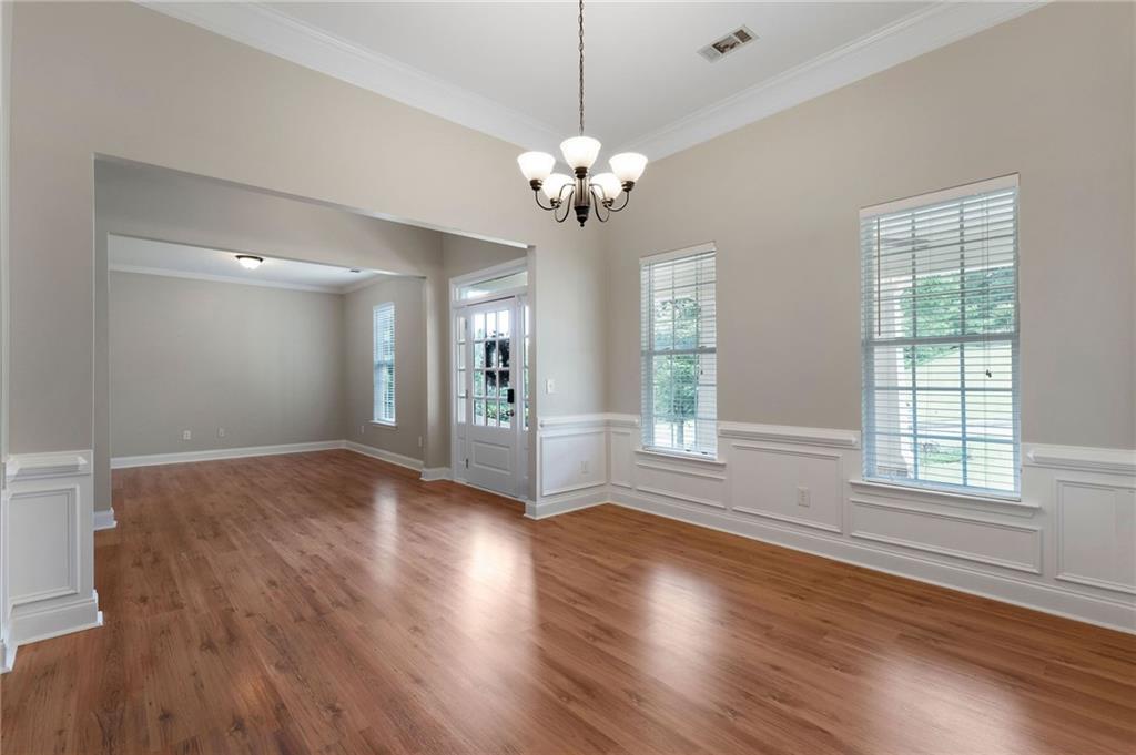 12 Isabella Court NE