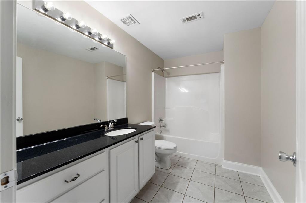 12 Isabella Court NE