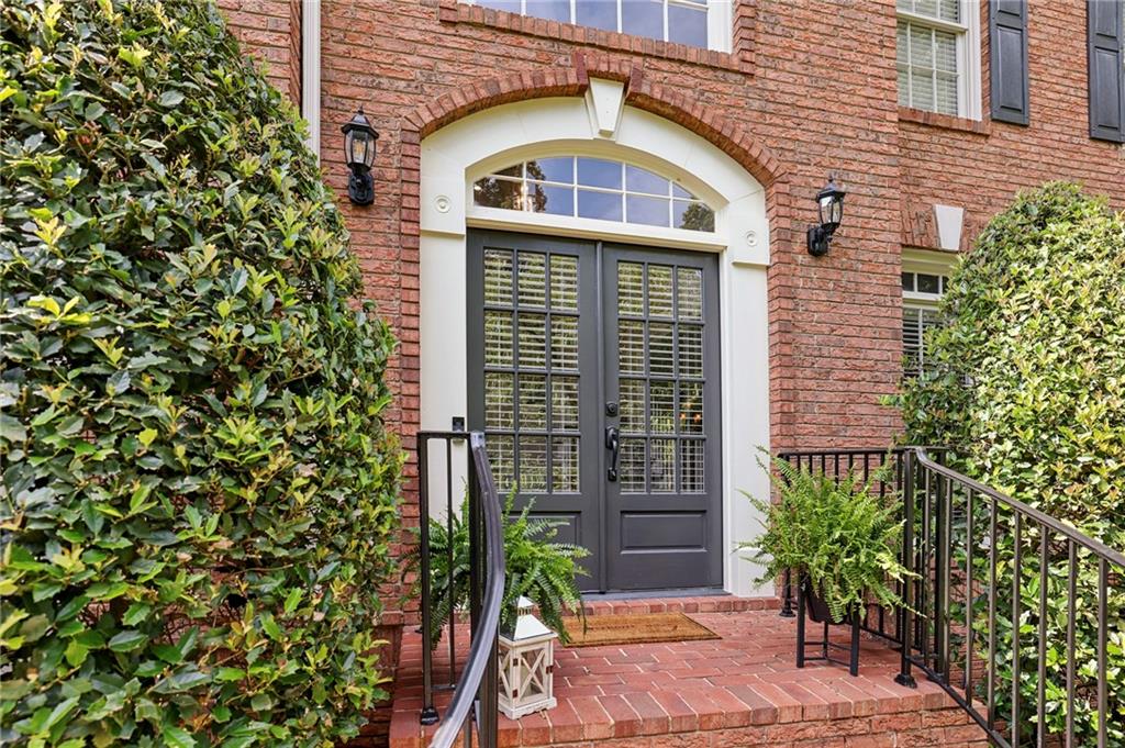 12035 S Magnolia Circle