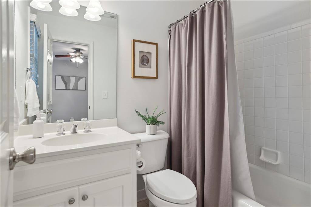 12035 S Magnolia Circle