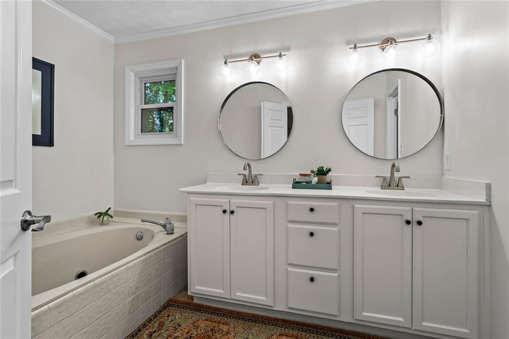 1863 Wicks Valley Drive NE