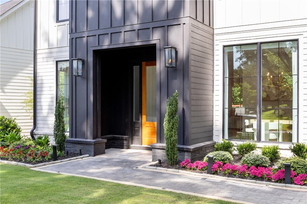 2297 Nesbitt Drive NE