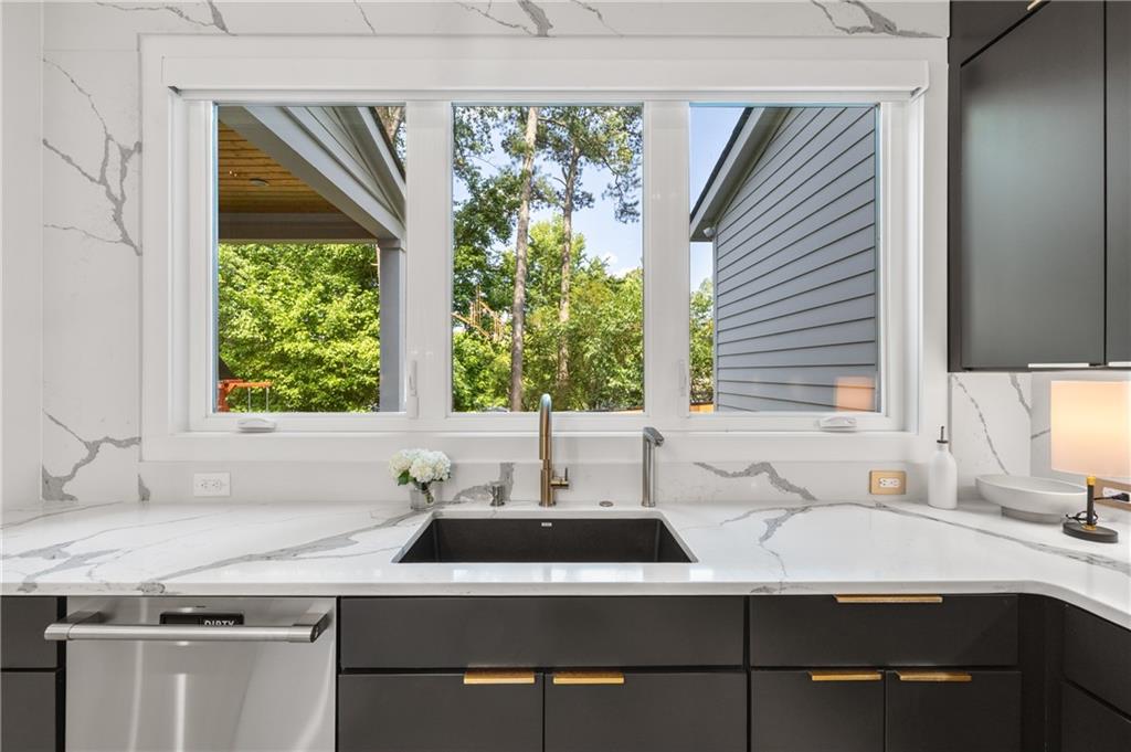 2297 Nesbitt Drive NE