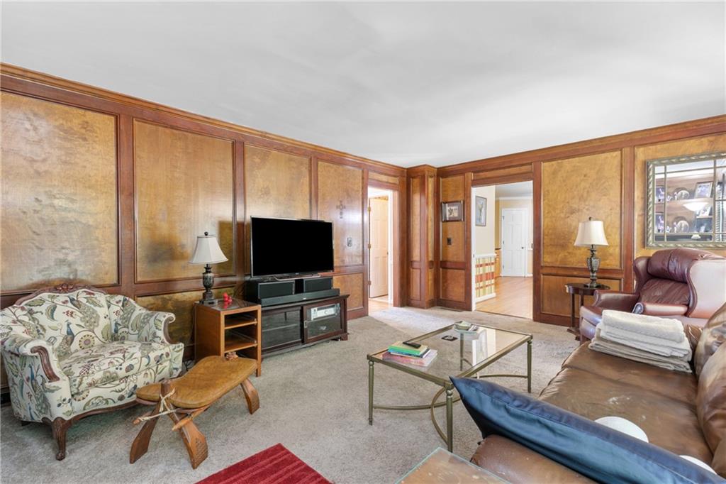 4211 Schooner Court NE