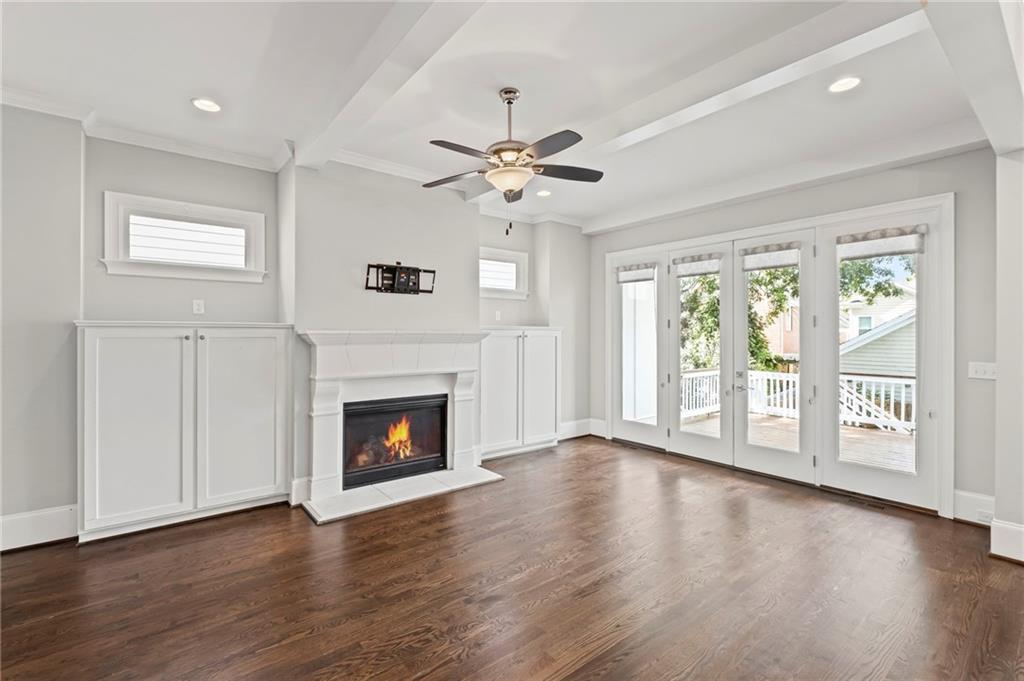 1100 Victoria Street NE