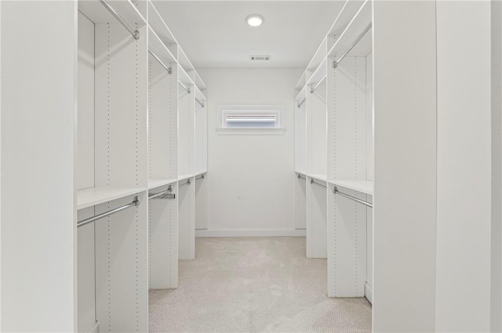 1100 Victoria Street NE