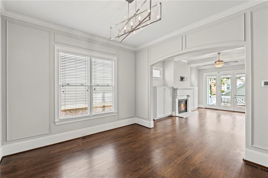 1100 Victoria Street NE