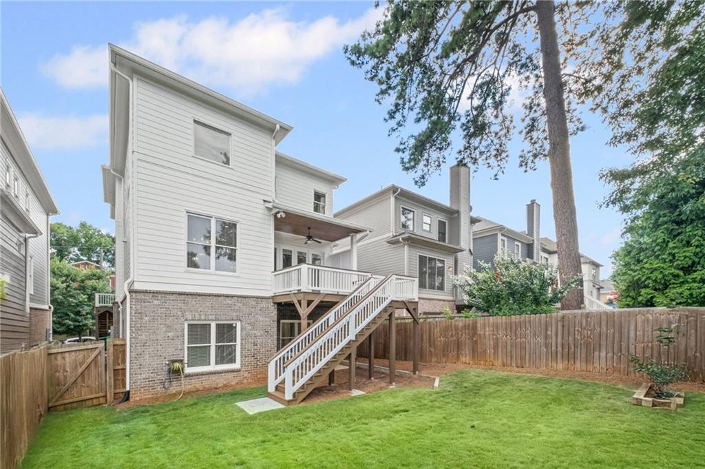 1100 Victoria Street NE