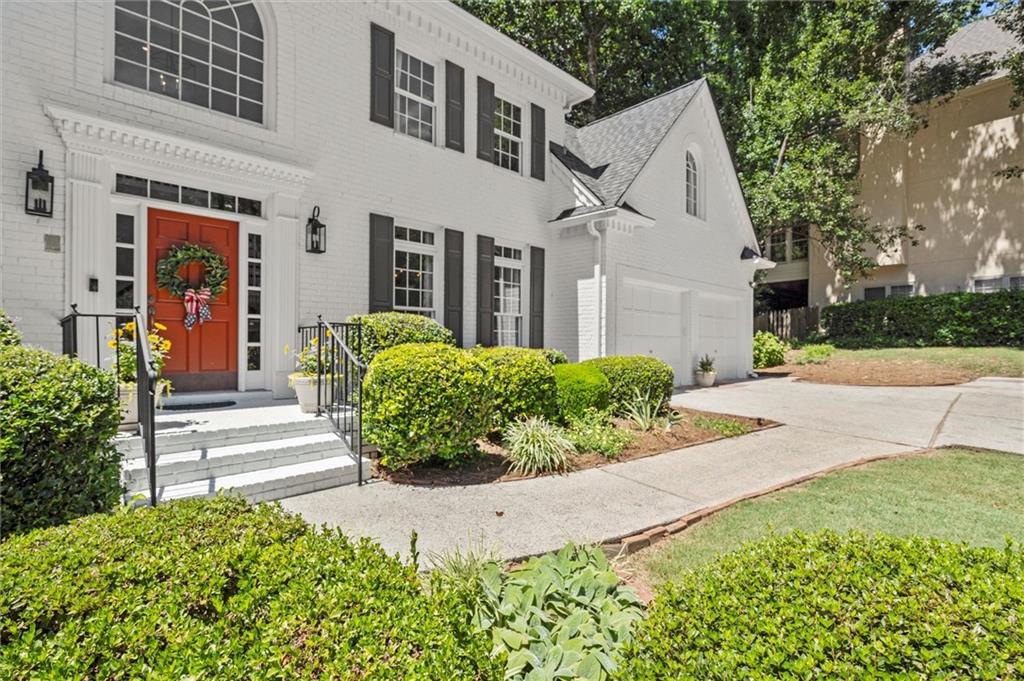 3302 Lantern Coach Lane NE