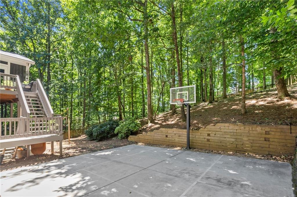 3302 Lantern Coach Lane NE