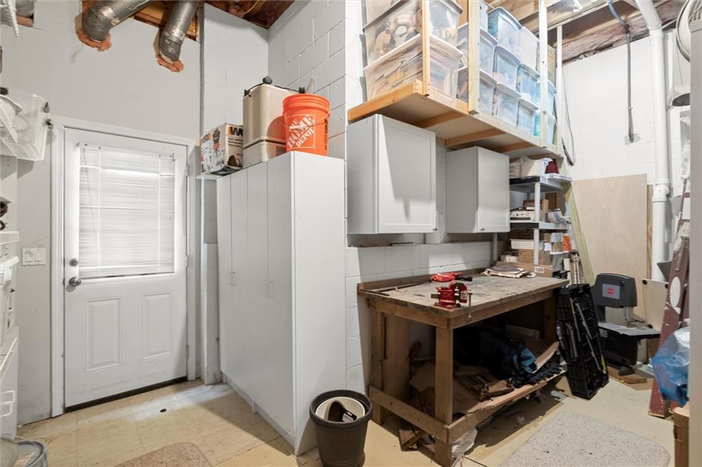 3302 Lantern Coach Lane NE