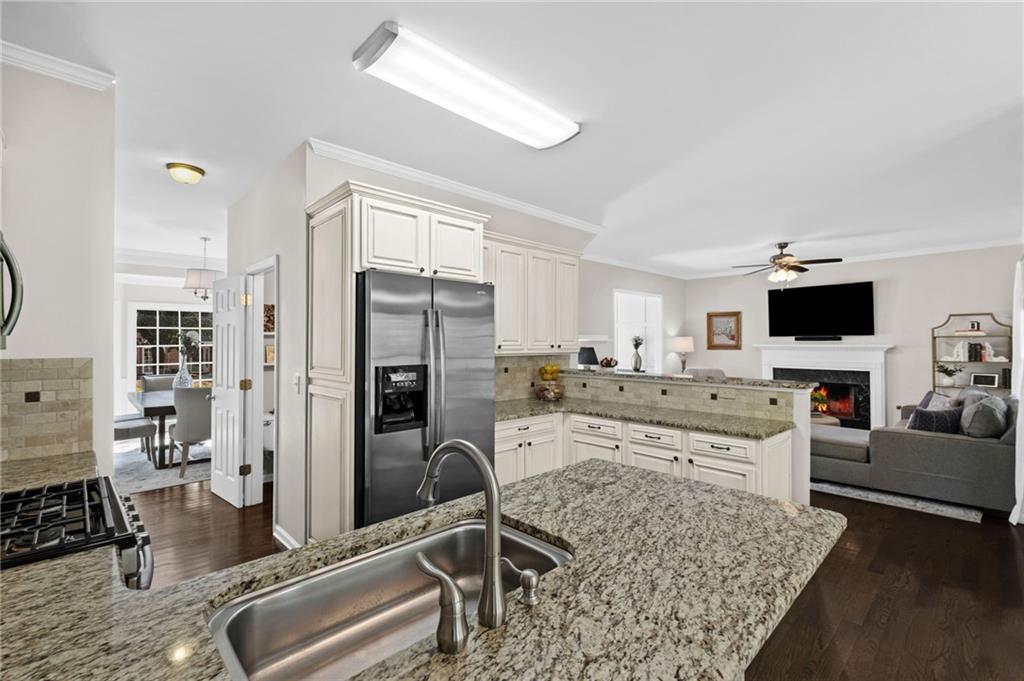 3983 Harmony Walk Way SE