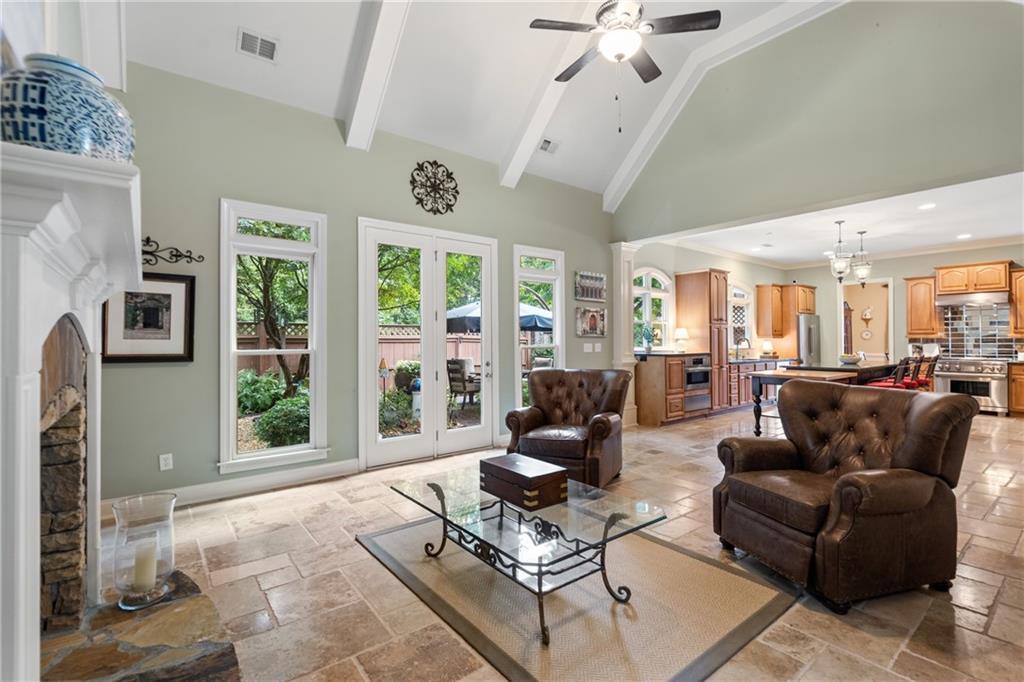 2997 Gateland Square