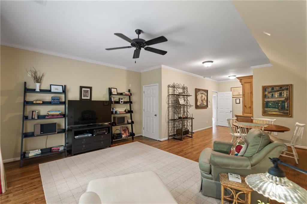 2997 Gateland Square