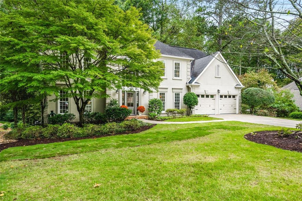 861 Chestnut Lake Drive NE