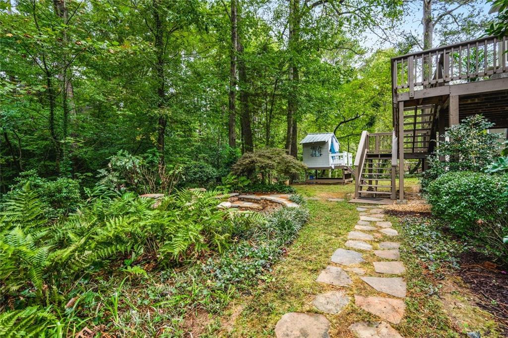 861 Chestnut Lake Drive NE