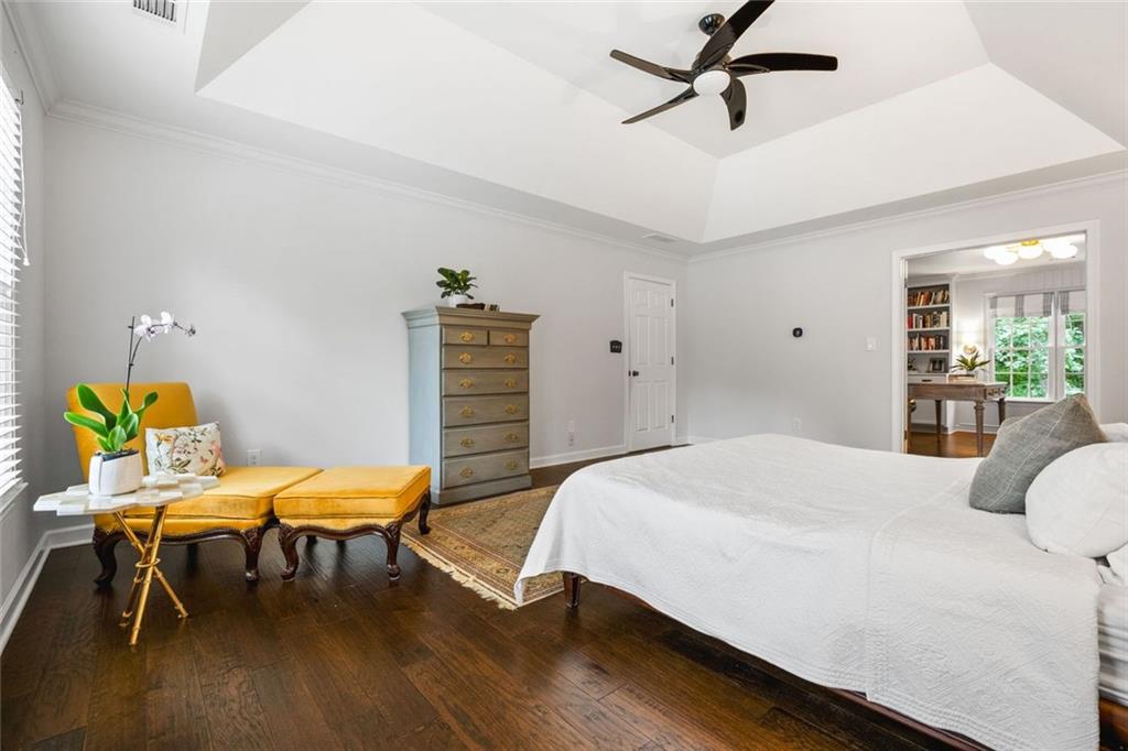 861 Chestnut Lake Drive NE