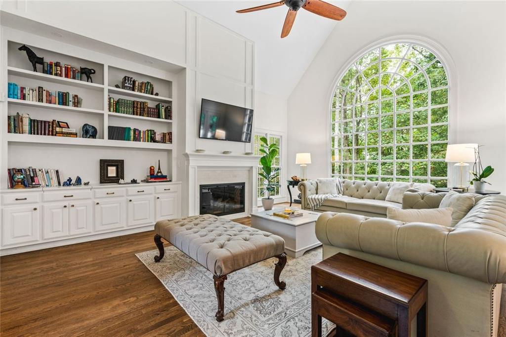 861 Chestnut Lake Drive NE