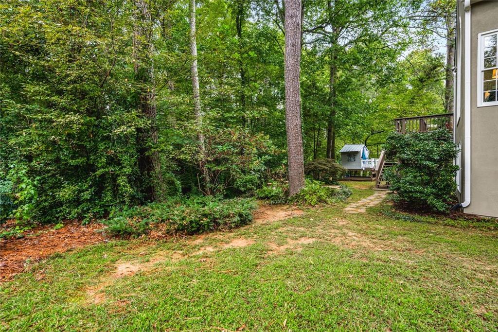 861 Chestnut Lake Drive NE