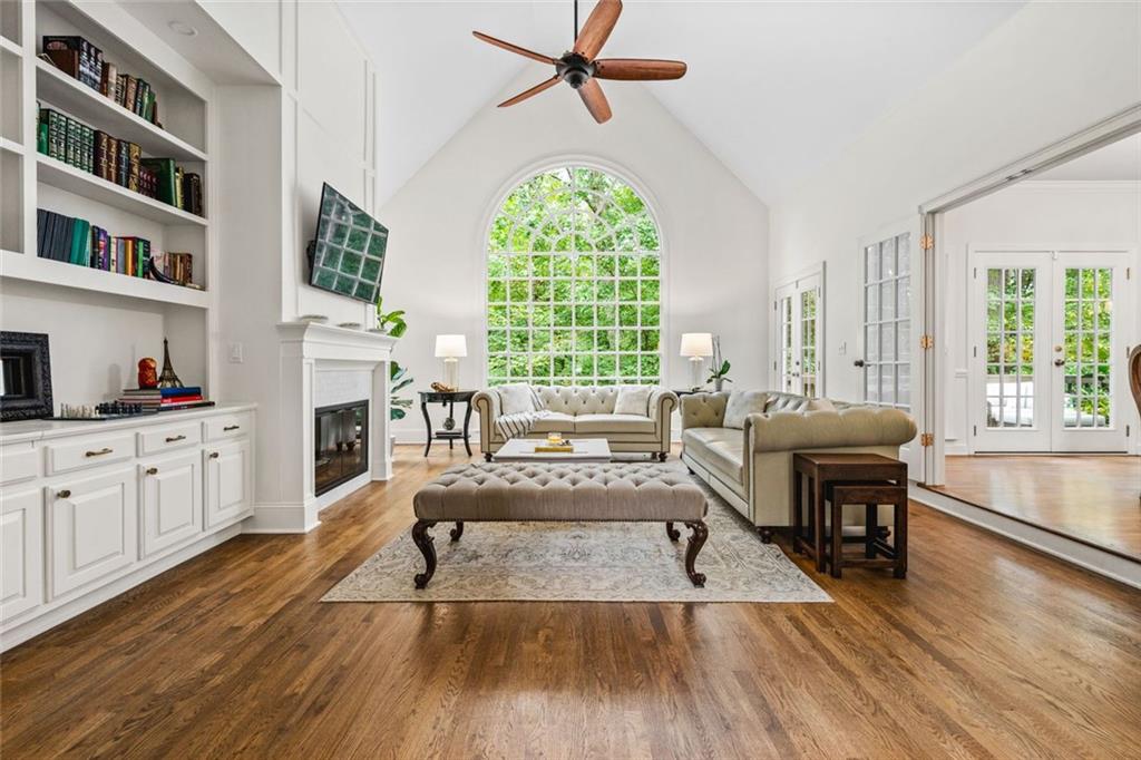 861 Chestnut Lake Drive NE