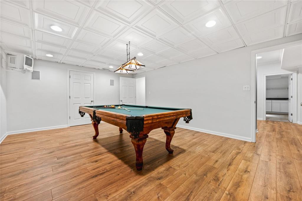 861 Chestnut Lake Drive NE