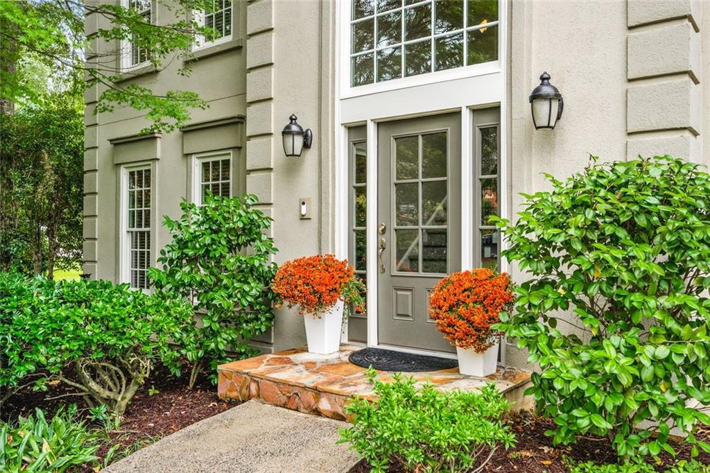 861 Chestnut Lake Drive NE