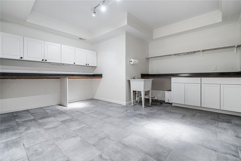 861 Chestnut Lake Drive NE