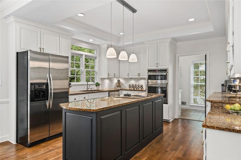 861 Chestnut Lake Drive NE