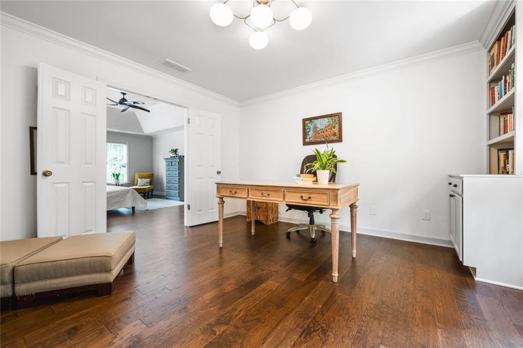 861 Chestnut Lake Drive NE