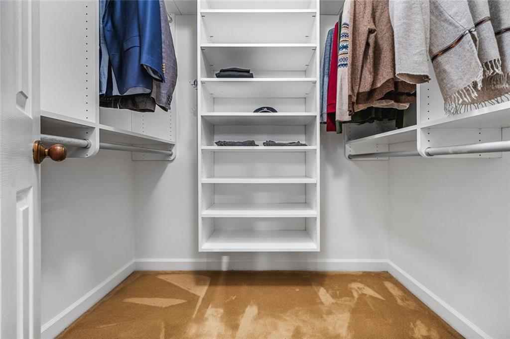 861 Chestnut Lake Drive NE