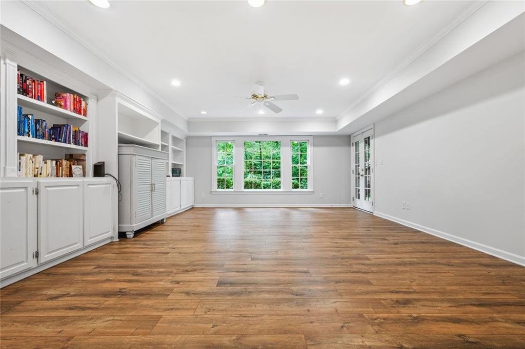 861 Chestnut Lake Drive NE