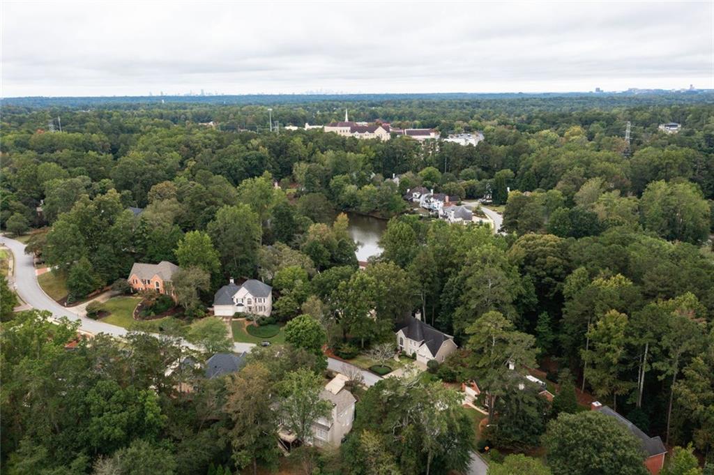 861 Chestnut Lake Drive NE