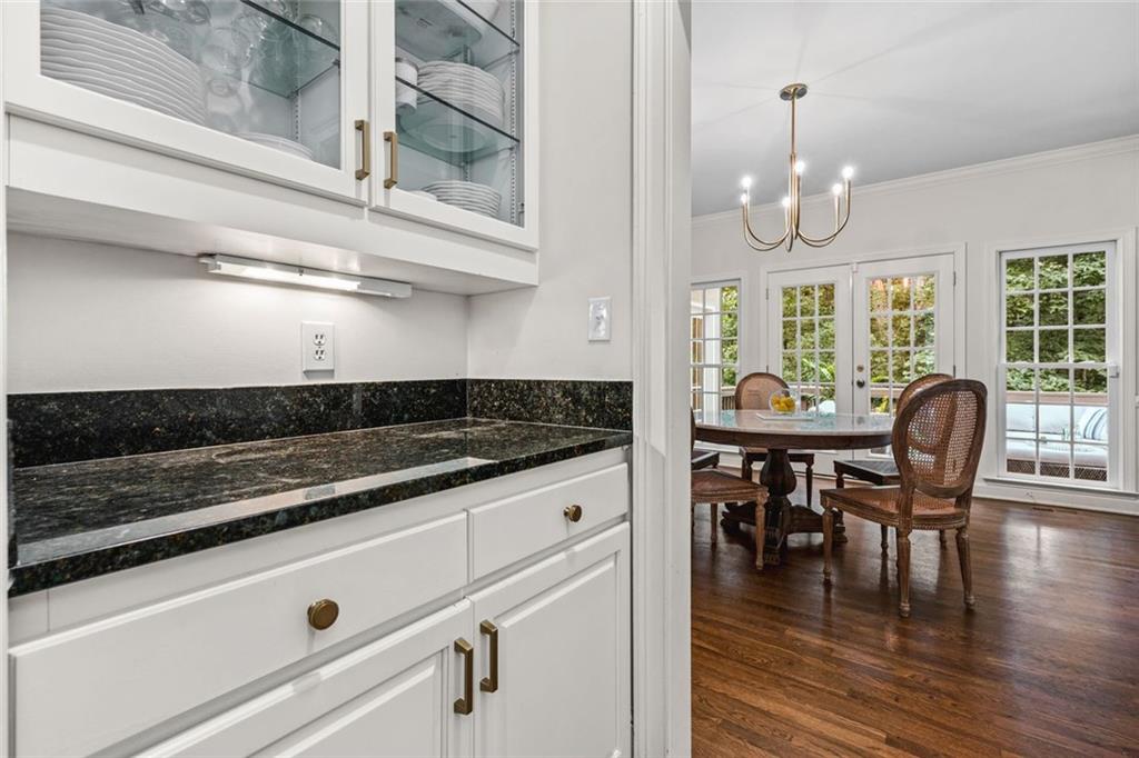 861 Chestnut Lake Drive NE