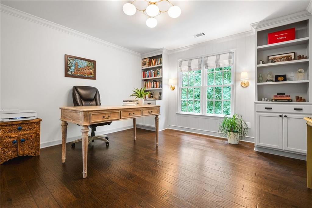 861 Chestnut Lake Drive NE