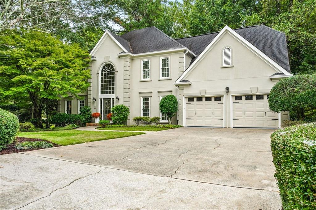 861 Chestnut Lake Drive NE