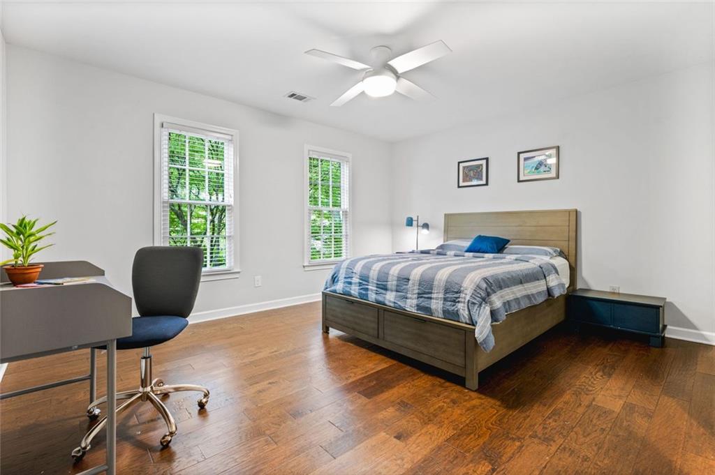 861 Chestnut Lake Drive NE