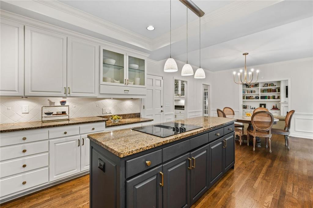 861 Chestnut Lake Drive NE