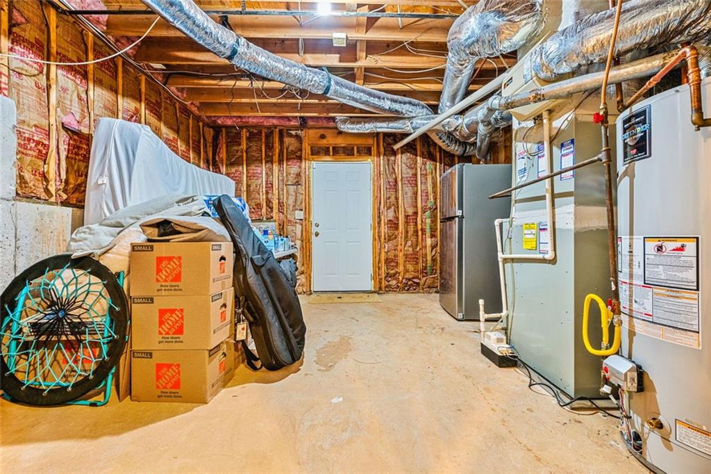 861 Chestnut Lake Drive NE