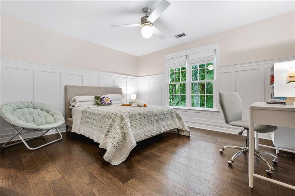 861 Chestnut Lake Drive NE