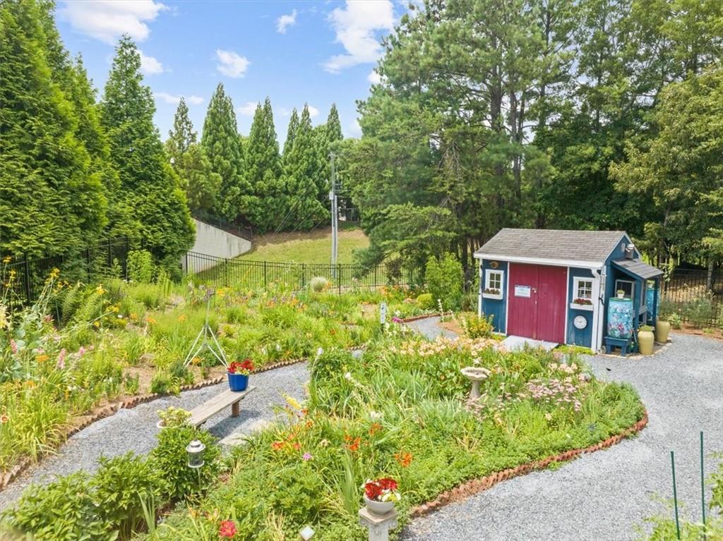 3880 Sweet Magnolia Drive SW