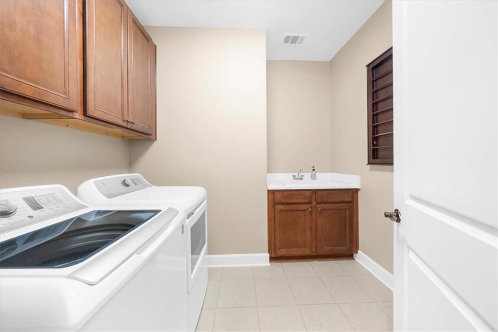 3880 Sweet Magnolia Drive SW