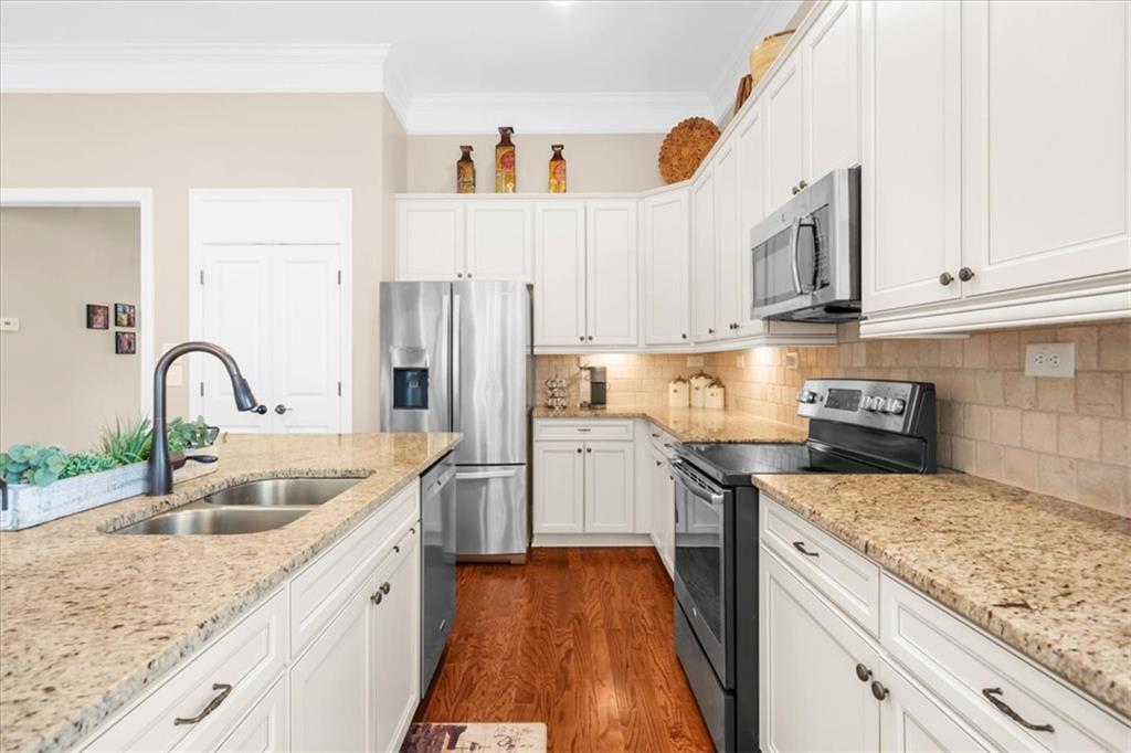 3880 Sweet Magnolia Drive SW