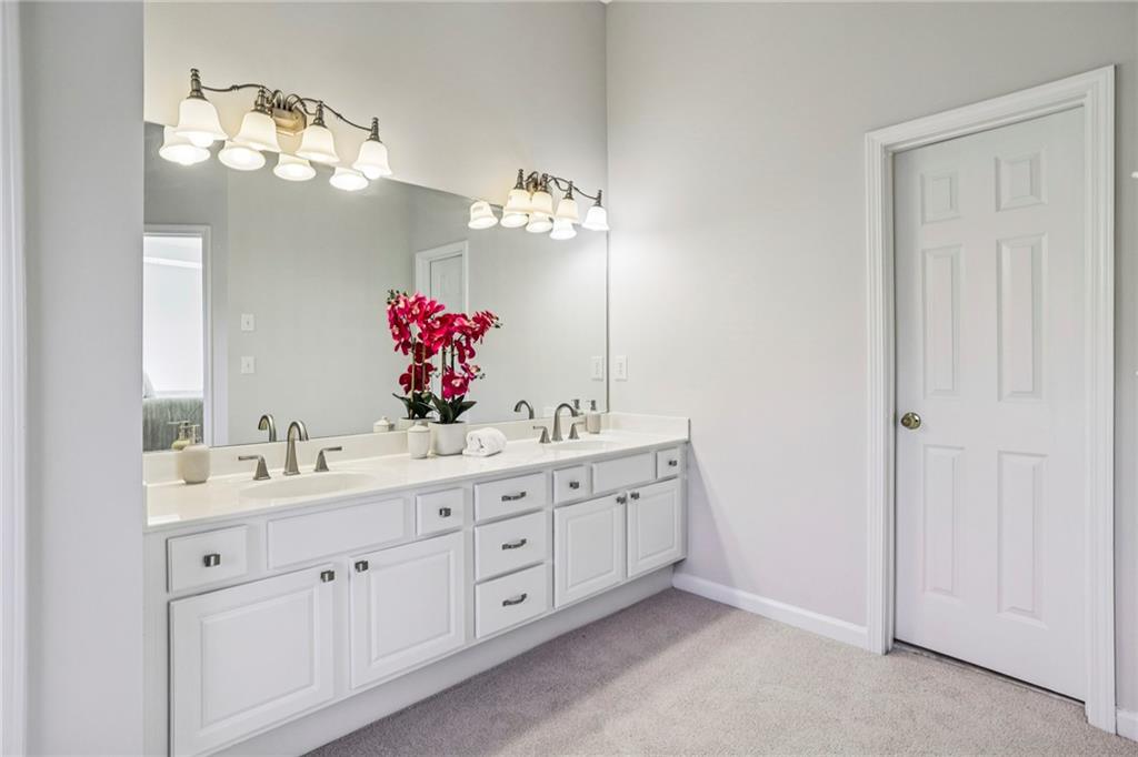 5530 Preserve Circle