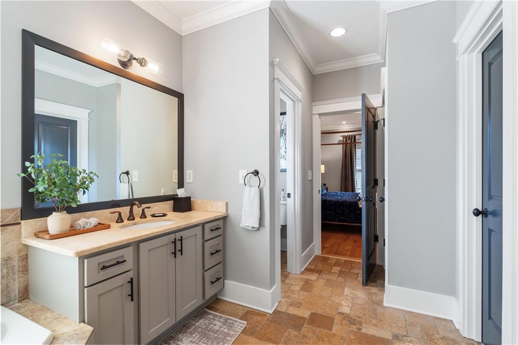 3086 Nichols Street SE