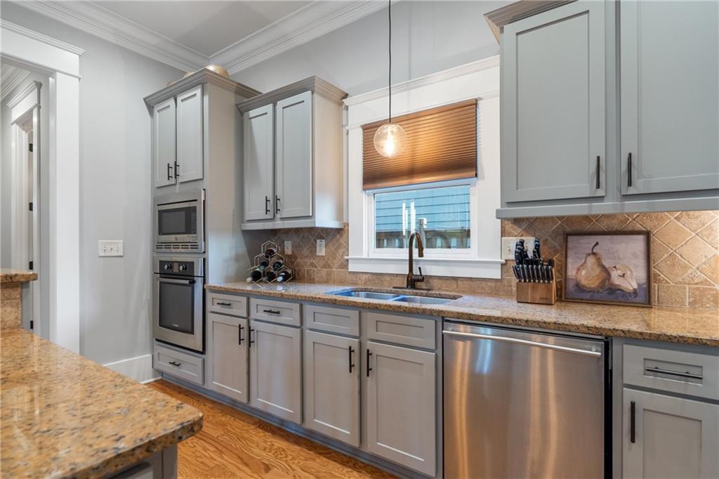 3086 Nichols Street SE