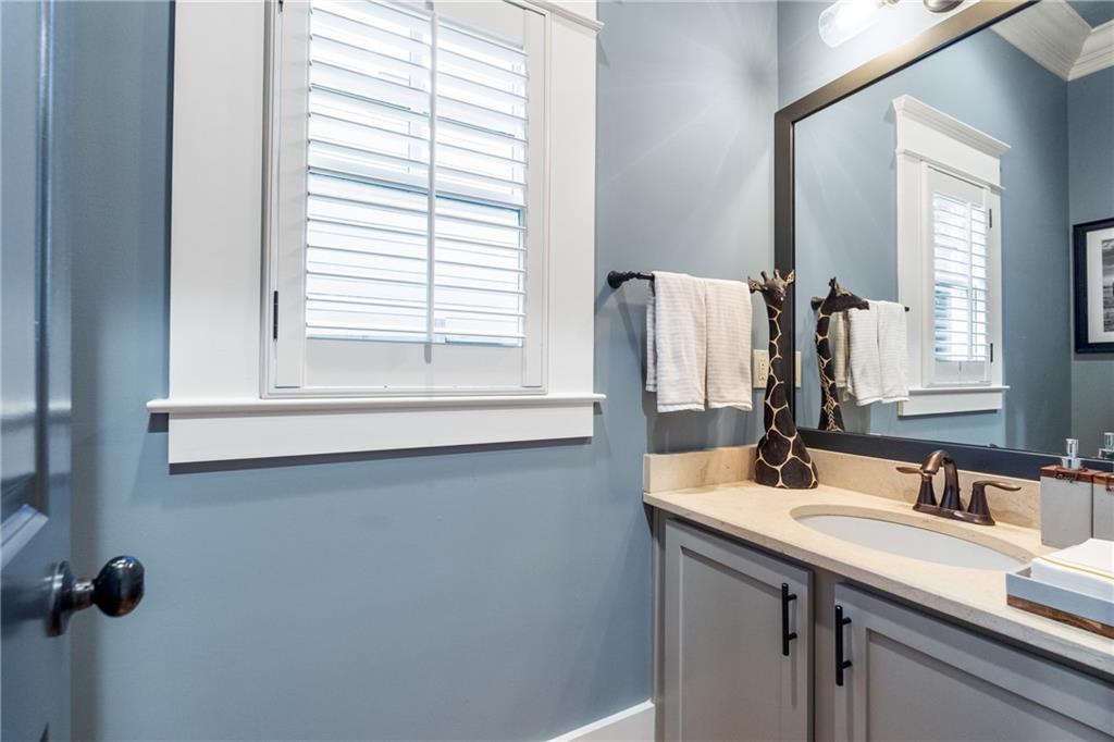 3086 Nichols Street SE