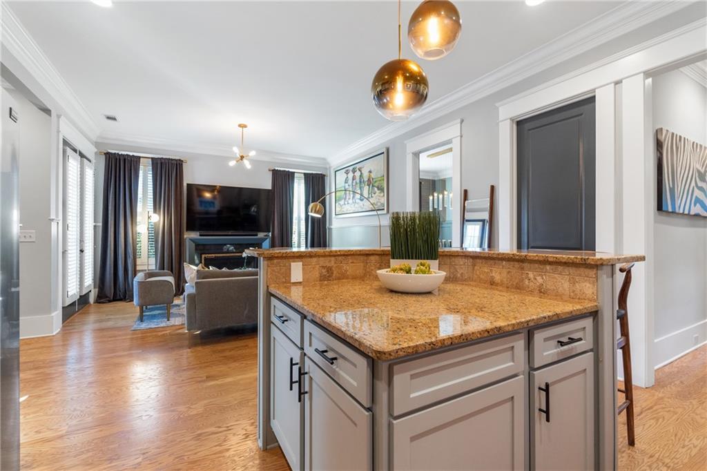 3086 Nichols Street SE