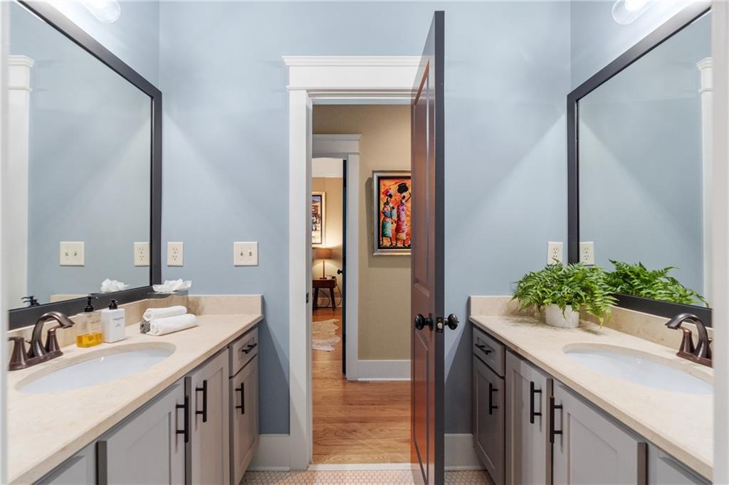 3086 Nichols Street SE