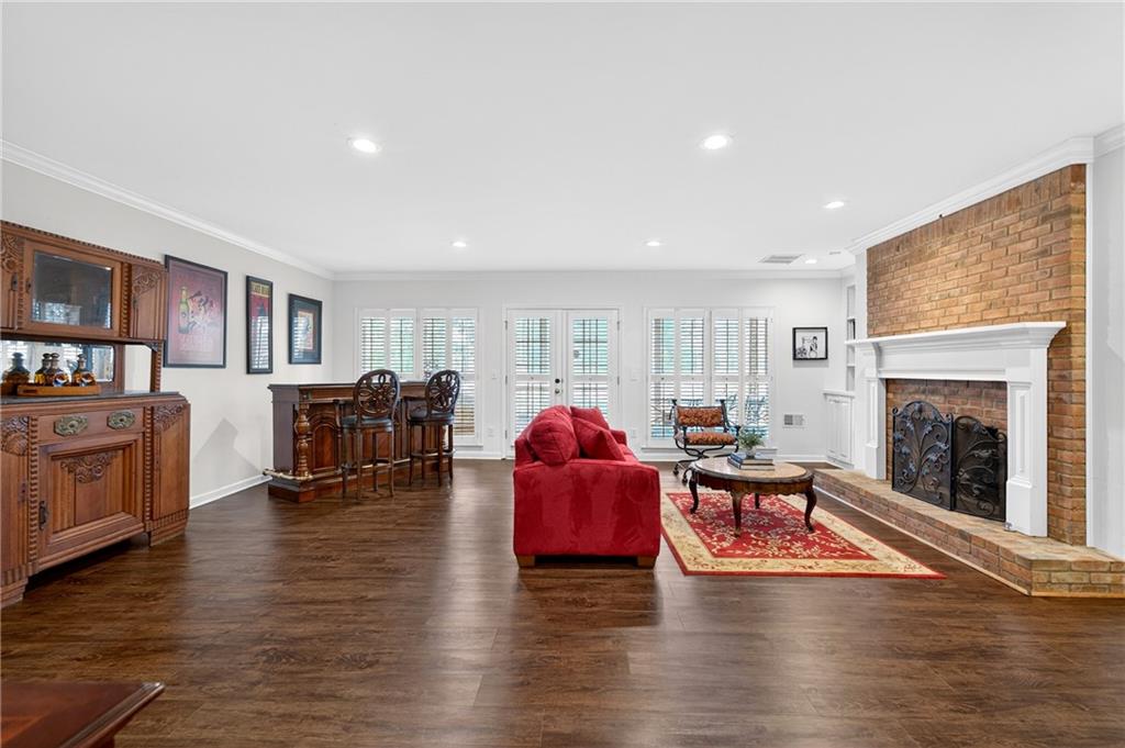 464 Manor Oak Lane SE